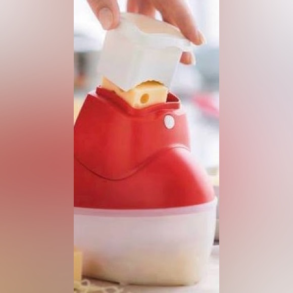 Tupperware's cheese mill - Picture 7 of 7